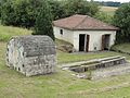 Lavoir et fontaine.