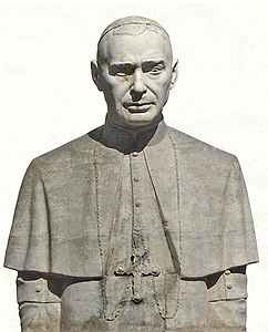 Estatua del obispo Domingo Pérez Cáceres