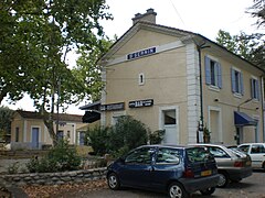 Ancienne gare de Saint-Sernin, aujourd'hui un restaurant.