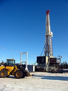 Selon Stephen Harper, le ralentissement économique est dû à la chute du prix du pétrole.