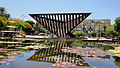 אנדרטה לשואה ולתקומה, 1971–1975, פלדה וזכוכית[63] כיכר רבין, תל אביב-יפו