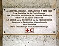 Plaque commémorative relative à la Fédération internationale des Sociétés de la Croix-Rouge et du Croissant-Rouge, sur la façade de l’hôtel.