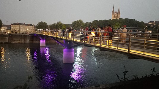 Le pont des Arts et Métiers.