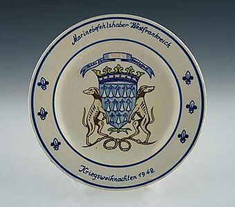 Assiette au blason de la Kriegsmarine allemande (1942), localisation inconnue.