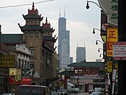 シカゴ中華街から望むウィリス・タワー