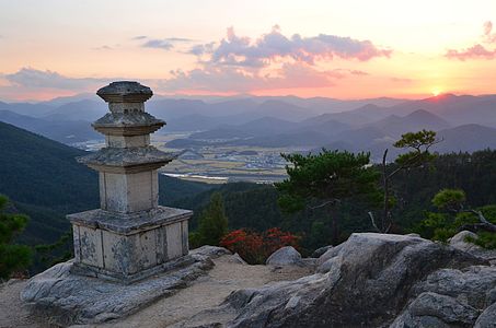 경주 남산 삼층석탑 (A three-story pagoda in Namsan Mountain, Gyeongju)