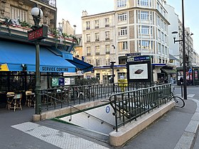 Accès à la station depuis le boulevard Diderot.