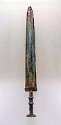 Espada recta de doble filo o «jian», época Zhou (siglo IX).