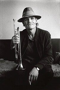 Le trompettiste de jazz américain Chet Baker (1929-1988). (définition réelle 884 × 1 299)