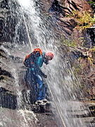 Descente finale de la clue d'Amen en rive gauche des gorges de Daluis.