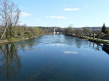 L'Isle au pont de Saint-Astier (en direction de l'aval).