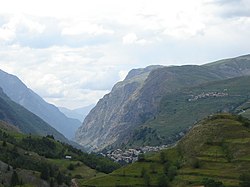 Vue de la Grave depuis l'est avec la combe de Malaval au second plan.