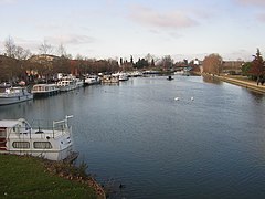 Puerto de recreo Jacques-Yves Cousteau, en el canal del Garona, inaugurado en 1997 en el centro de Castelsarrasin