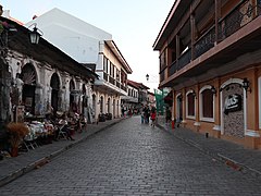 Vigan Heritage Village Calle Crisologo-Boifacio south sunset