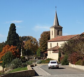 La rue principale et l'église.