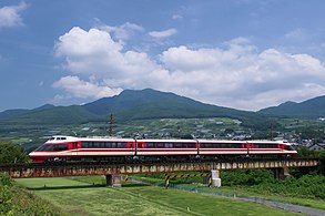 Nagano-rautateiden juna Nakanossa