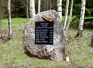 Памятник «лесным братьям», погибшим 7 марта 1951 года, в волости Рыуге