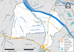 Carte en couleur présentant le réseau hydrographique de la commune