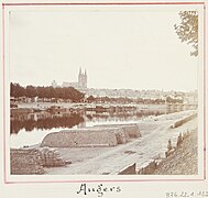 Photographie de la Maine depuis les quais d'Angers par Georges Nitsch, (musée de Bretagne).