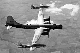 Project Tom Tom: Boeing B-50 with Republic F-84 Thunderjet