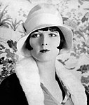 Louise Brooks, som inspirerat till seriefiguren Louise Brookszowycs namn och utseende.