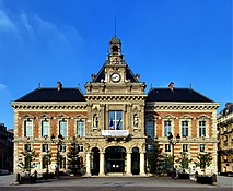 Mairie du 19e arrondissement de Paris, place Armand-Carrel.