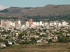 La ville de Tandil, entourée par les sierras du système de Tandilia (es)