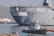 Кормовой 20-мм ЗАК Phalanx CIWS; USS Mount Whitney (LCC-20), 2010 год.