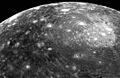 ボイジャー1号が撮影した木星の衛星カリスト上の多重リングクレーター、ヴァルハラクレーター（英語版）
