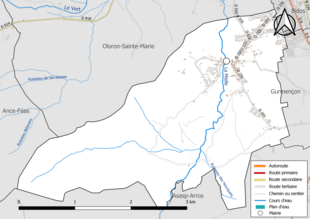 Carte en couleur présentant le réseau hydrographique de la commune