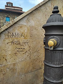 Frente a la casa de Rambal - detalle