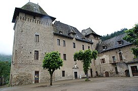 昂特赖格城堡（法语：Château d'Entraygues (Entraygues-sur-Truyère)）