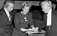 Karin Kock, Alva Myrdal ja Kerstin Hesselgren Yrkeskvinnornas samarbetsförbundin perustamiskokouksessa vuonna 1944.