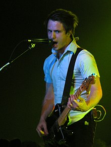 Farro performing with Paramore in 2008