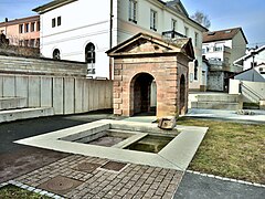 Fontaine près de l'ancienne mairie.