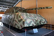 VIII号戦車（1944年。ポルシェ・タイプ205）。「マウス」の名で知られる。「史上最大の戦車」のひとつに数えられている。