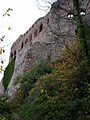 Façade avec les fenêtres gothiques vu de l'extérieur.