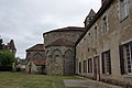 Le prieuré côté jardin avec vue sur l'église et le château de la Marthonye