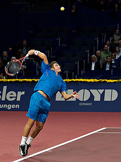 Stanislas Wawrinka joue contre Tomáš Berdych aux Davidoff Swiss Indoors de Bâle, le 25 octobre 2007.