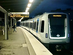 SL:s modernaste tunnelbanetåg av modellen C30.