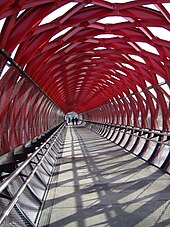 Vue de l'intérieur de la passerelle.