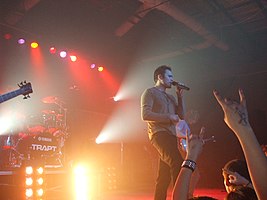 Chris Tyler Brown performing with Trapt in 2007