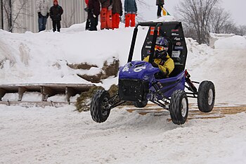 Sixième édition de la course de mini-bajas à l'Université Laval. Véhicule du Cégep de Sherbrooke, 12 février 2011.