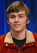 Miles Heizer (Drew Holt)