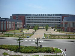 高川学園　現校舎（2007年6月）