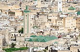 R'cif Mosque seen from the south (the white minaret in the upper right is that of the Qarawiyyin Mosque)