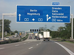 Hinweisschild am Kreuz Magdeburg aus Richtung Hannover