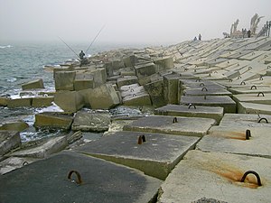 Rivage alexandrin le long de la jetée.