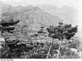 Paysage de montagnes au-dessus du monastère Hoa.