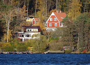 Bebyggelsen på sydöstra sidan.